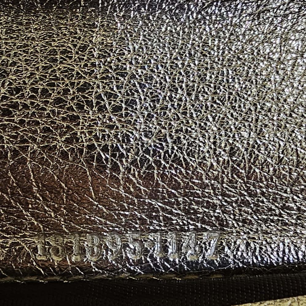Gucci Metallic Gold Guccissima Leather Indy Continental Wallet - Picture 10 of 17